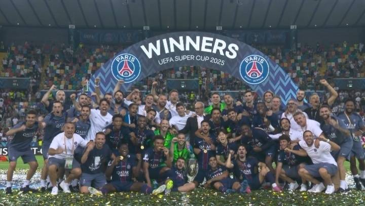 关于里昂训练开放日；冲刺阶段主帅复盘引观众欢呼；欧冠在即；轮换策略被讨论的信息