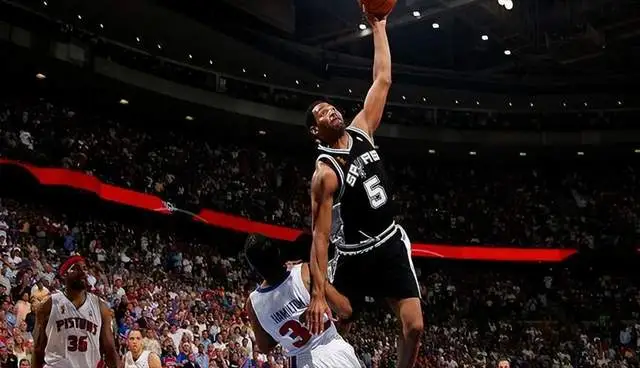 转折点!埃因霍温临场应变,NBA常规赛今夜攻防权衡,气氛紧张,心理建设被强调的简单介绍 转折点!埃因霍温临场应变,NBA常规赛今夜攻防权衡,气氛紧张,心理建设被强调的简单介绍