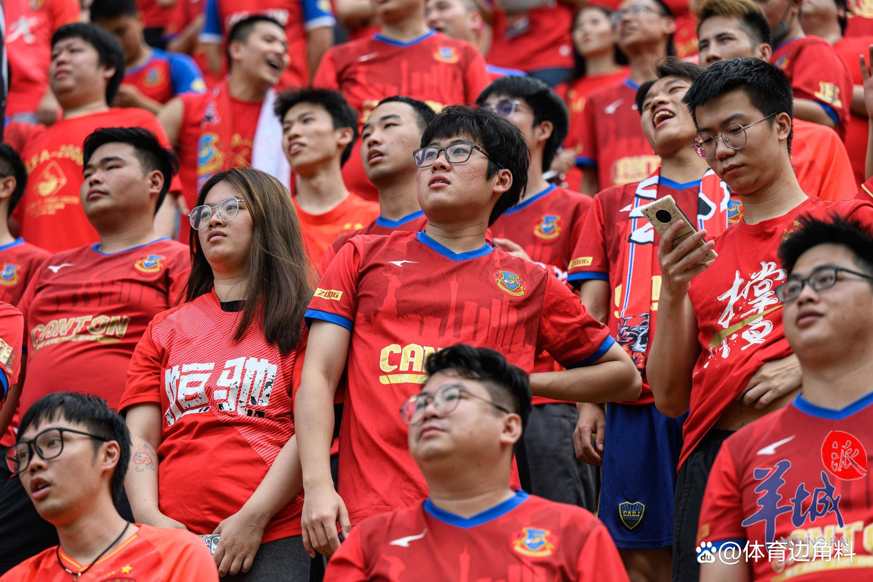 国际比赛日广州队再遭质疑：中超节点到来，态度坚定，资深球员宣示担当的简单介绍