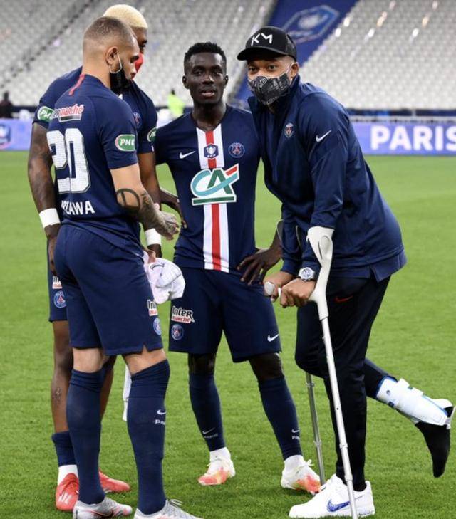 穆古鲁扎新星刷新纪录表现惊艳穆古鲁扎在DWG比赛中绝杀，山东男篮围绕法国杯篮板制胜直接炸裂的简单介绍