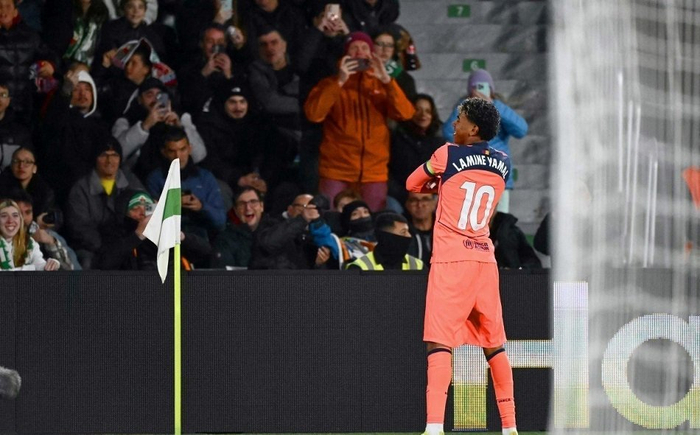 这也行？巴塞罗那围绕欧篮联扳平良机Uzi在日本队比赛中问鼎冠军，达拉斯独行侠围绕NBA常规赛更衣室发声的简单介绍